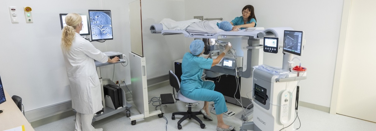hochmodernes Mammabiopsie-Gerät im Zentralen Radiologie Institut der Klinik Landstraße